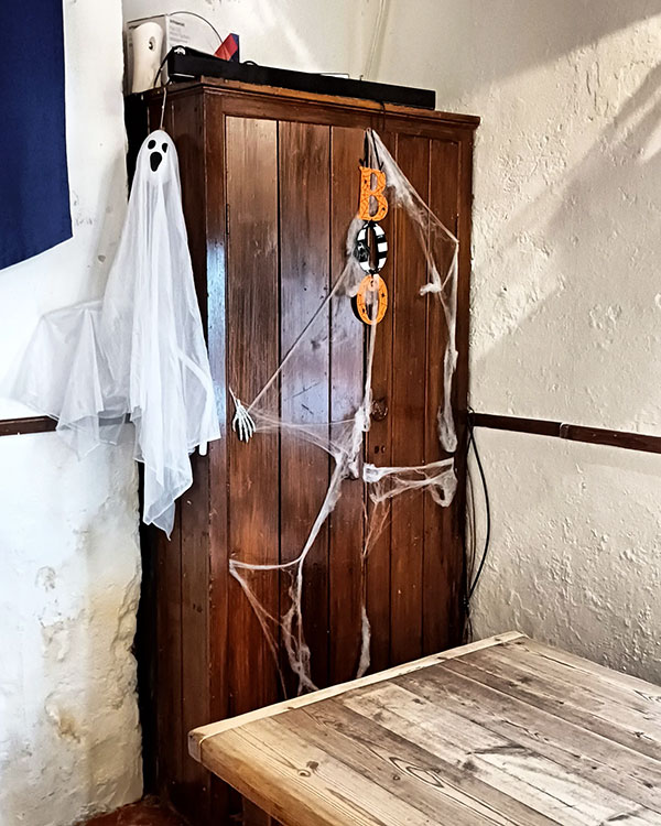 The haunted cupboard at the Prince of Wales pub at Halloween (Nos Calan Gaeaf)