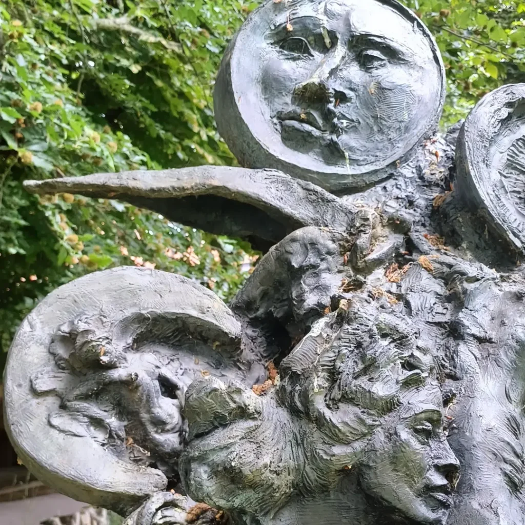 A Midsummer Night's Dream sculpture by Greg Wyatt.